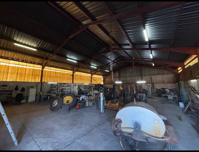 850M² WORKSHOP FOR SALE IN STAALRUS